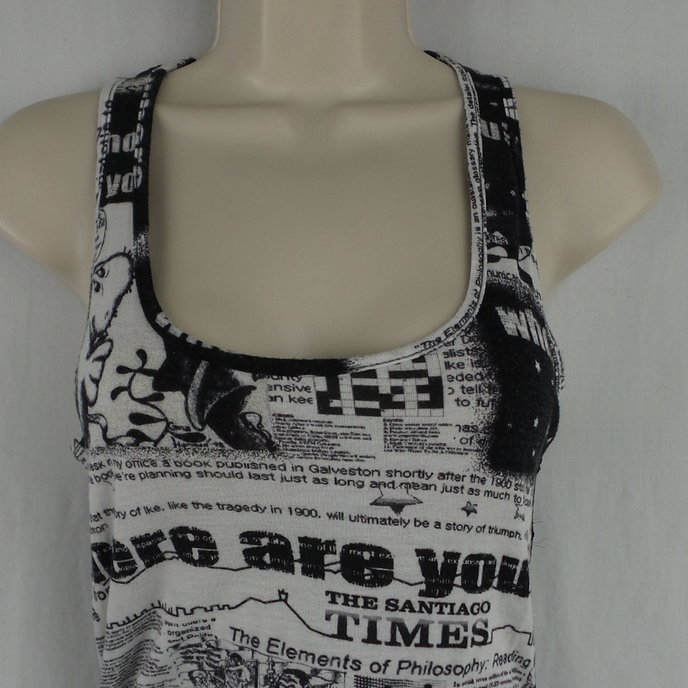 Body Central Black and White Graphic Tank Top - Picture 3 of 8